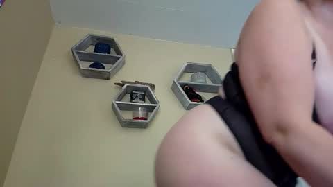 foxyanjel online show from October 2025 03:55:02 PM