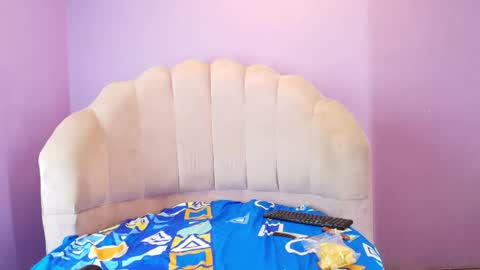 foxyhillx online show from June 2026 10:48:01 PM