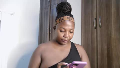 Kayla online show from December 2025 12:26:02 AM