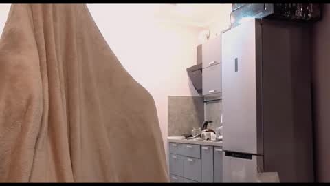 fran_bow online show from December 2025 02:38:01 AM