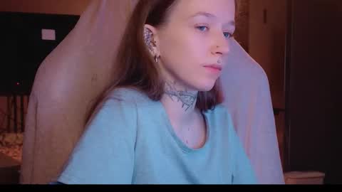 fran_bow online show from February 2026 09:18:01 PM