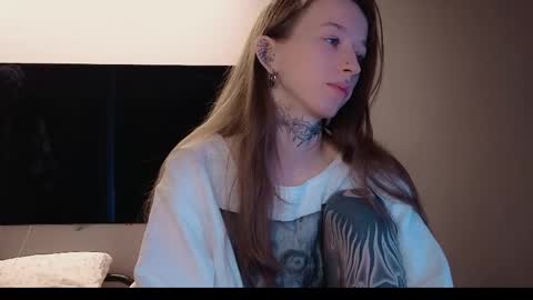 Snapshot of fran_bow chatting on April 2026 10:28:01 AM fran_bow online show from April 2026 10:28:01 AM