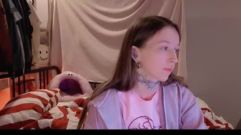 Snapshot of fran_bow chatting on April 2026 05:30:01 PM fran_bow online show from April 2026 05:30:01 PM