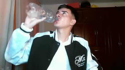 Snapshot of franccesco_699 chatting on December 2024 04:17:01 PM franccesco_699 online show from December 2024 04:17:01 PM