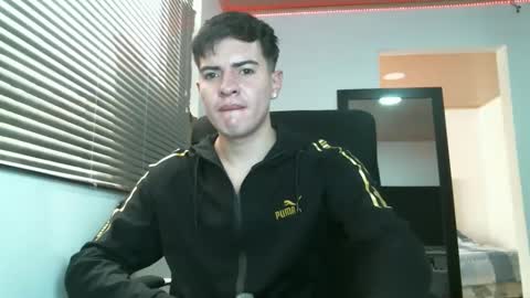 Snapshot of franccesco_699 chatting on December 2024 04:58:01 PM franccesco_699 online show from December 2024 04:58:01 PM