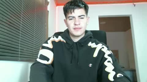 Snapshot of franccesco_699 chatting on December 2024 06:05:01 PM franccesco_699 online show from December 2024 06:05:01 PM