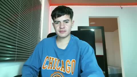 Snapshot of franccesco_699 chatting on January 2025 05:12:02 PM franccesco_699 online show from January 2025 05:12:02 PM