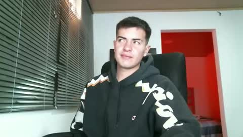Snapshot of franccesco_699 chatting on January 2025 05:32:01 PM franccesco_699 online show from January 2025 05:32:01 PM