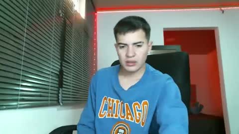 Snapshot of franccesco_699 chatting on February 2025 06:20:02 PM franccesco_699 online show from February 2025 06:20:02 PM