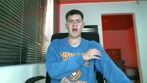 Snapshot of franccesco_699 chatting on February 2025 03:35:01 PM franccesco_699 online show from February 2025 03:35:01 PM
