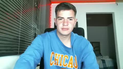 Snapshot of franccesco_699 chatting on February 2025 01:58:02 AM franccesco_699 online show from February 2025 01:58:02 AM