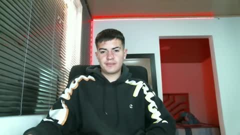 Snapshot of franccesco_699 chatting on February 2025 05:47:01 PM franccesco_699 online show from February 2025 05:47:01 PM
