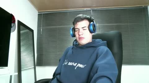 Snapshot of franccesco_699 chatting on March 2025 01:22:01 AM franccesco_699 online show from March 2025 01:22:01 AM