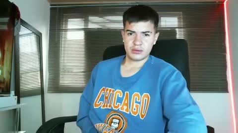Snapshot of franccesco_699 chatting on March 2025 03:27:01 PM franccesco_699 online show from March 2025 03:27:01 PM