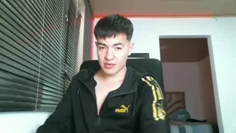 Snapshot of franccesco_699 chatting on March 2025 08:27:01 PM franccesco_699 online show from March 2025 08:27:01 PM