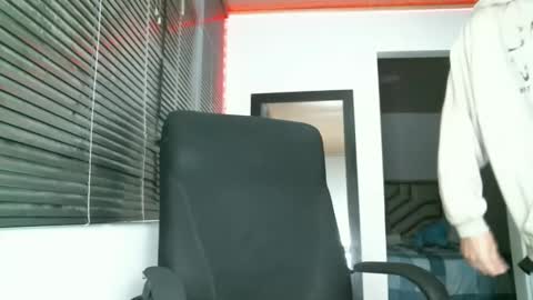 Snapshot of franccesco_699 chatting on March 2025 12:18:01 AM franccesco_699 online show from March 2025 12:18:01 AM
