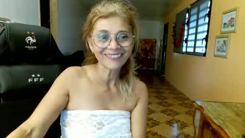 francelune online show from April 2026 11:30:02 AM