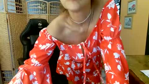 francelune online show from April 2026 01:28:02 PM