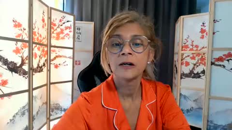 Snapshot of francelune chatting on June 2026 11:13:01 AM francelune online show from June 2026 11:13:01 AM