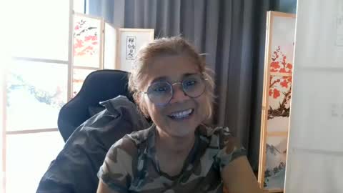 Snapshot of francelune chatting on July 2026 02:30:01 PM francelune online show from July 2026 02:30:01 PM