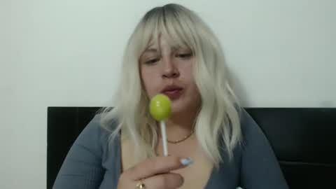 Snapshot of francescaasmith chatting on February 2025 12:35:02 AM Francesca online show from February 2025 12:35:02 AM