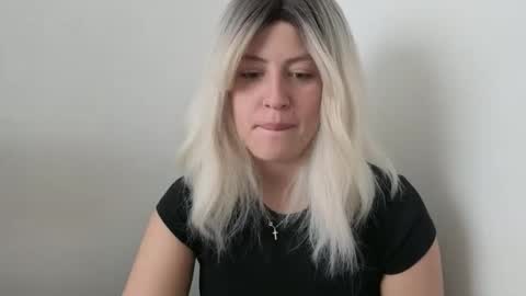 Snapshot of francescaasmith chatting on September 2025 09:03:02 PM Francesca online show from September 2025 09:03:02 PM