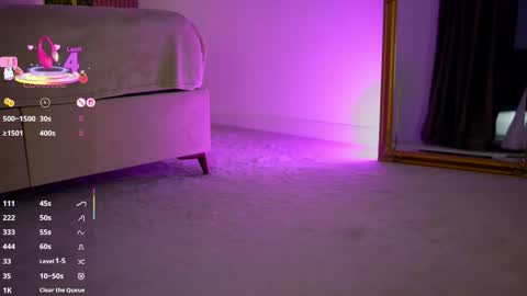 Franci online show from September 2025 06:02:02 PM