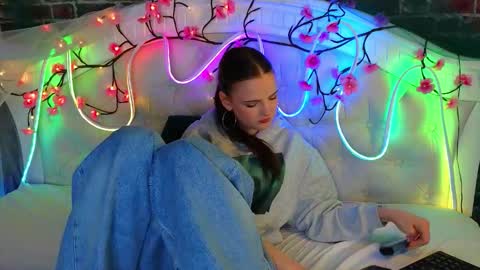 Marybrown eye Katy gray eye online show from March 2026 05:35:01 AM