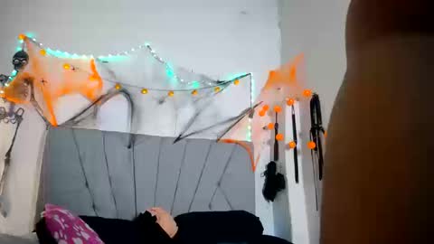 francihot4 online show from October 2025 02:23:02 AM