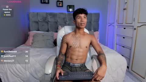frank98_ online show from September 2025 11:26:01 PM