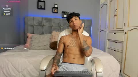 frank98_ online show from September 2025 07:49:02 PM
