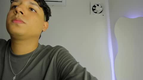 Castiglioni online show from March 2025 04:01:01 AM