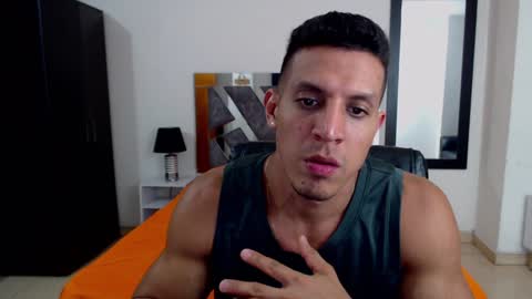 Snapshot of frank_heaven_shore chatting on December 2024 01:52:02 AM Frank online show from December 2024 01:52:02 AM