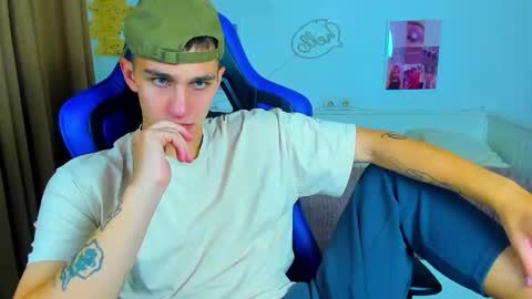 Frank online show from September 2025 04:47:01 AM