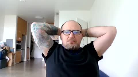 Snapshot of frankthebikemessenger chatting on July 2026 01:47:01 AM frankthebikemessenger online show from July 2026 01:47:01 AM