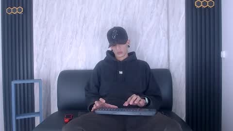 Franvill trato online show from October 2025 12:04:01 PM