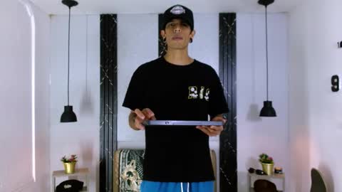 Franvill trato online show from February 2026 07:45:01 PM