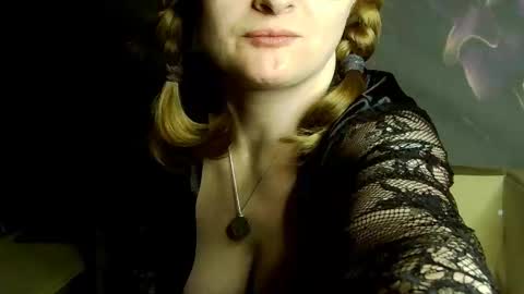 FrauKet online show from October 2025 09:37:02 PM