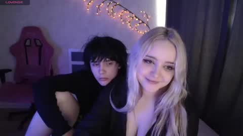 fray_and_lilla online show from April 2026 09:08:01 AM