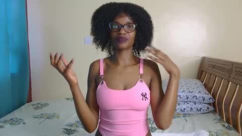 Snapshot of freakky_nessa chatting on December 2024 06:22:02 AM Nessa-Independent model online show from December 2024 06:22:02 AM