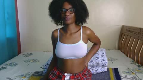 Snapshot of freakky_nessa chatting on December 2024 06:12:02 AM Nessa-Independent model online show from December 2024 06:12:02 AM