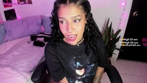 Lia Gomez online show from February 2025 11:52:01 PM