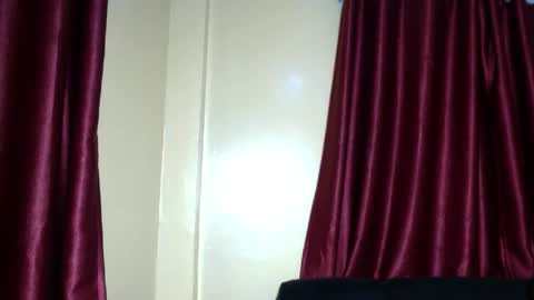 Lyne online show from April 2026 11:18:02 PM