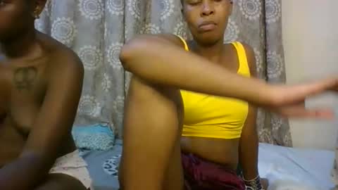 Snapshot of freakybeauties chatting on November 2025 04:50:01 PM Freakies online show from November 2025 04:50:01 PM