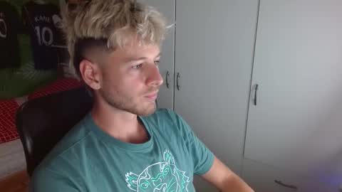 Snapshot of freddy_star chatting on October 2025 04:30:01 PM Frederick Perin online show from October 2025 04:30:01 PM