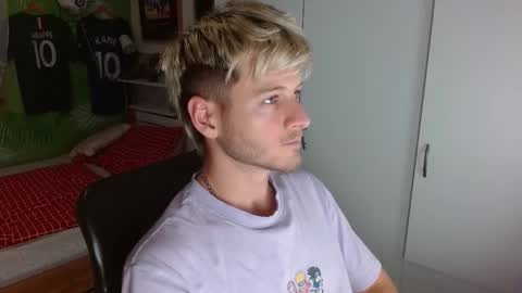 Snapshot of freddy_star chatting on October 2025 09:38:01 PM Frederick Perin online show from October 2025 09:38:01 PM