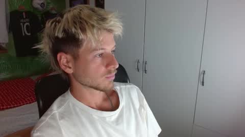 Snapshot of freddy_star chatting on November 2025 12:00:02 PM Frederick Perin online show from November 2025 12:00:02 PM