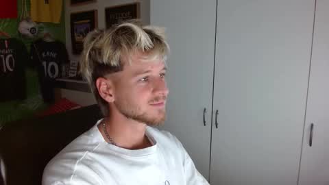 Frederick Perin online show from December 2025 01:00:01 AM