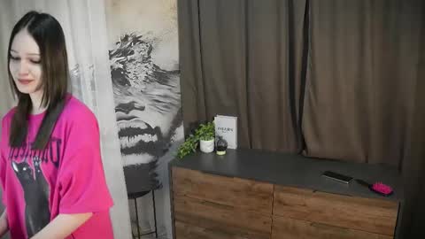 fredericashoen online show from November 2025 02:12:01 AM