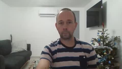 fredodu41 online show from December 2024 05:09:01 PM